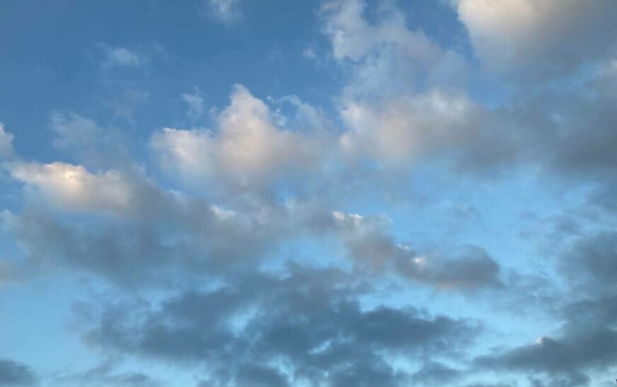 meteo nuvoloso 25 aprile 2023