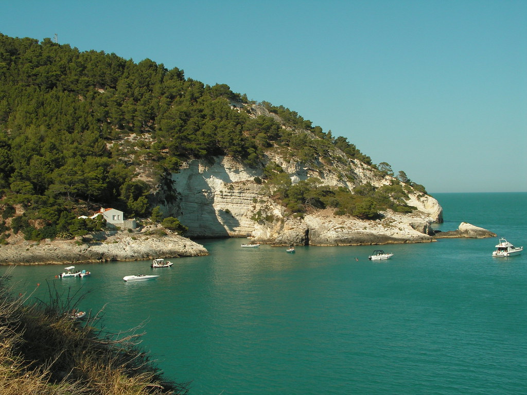 Alla scoperta delle meravigliose spiagge della Baia di Pugnochiuso